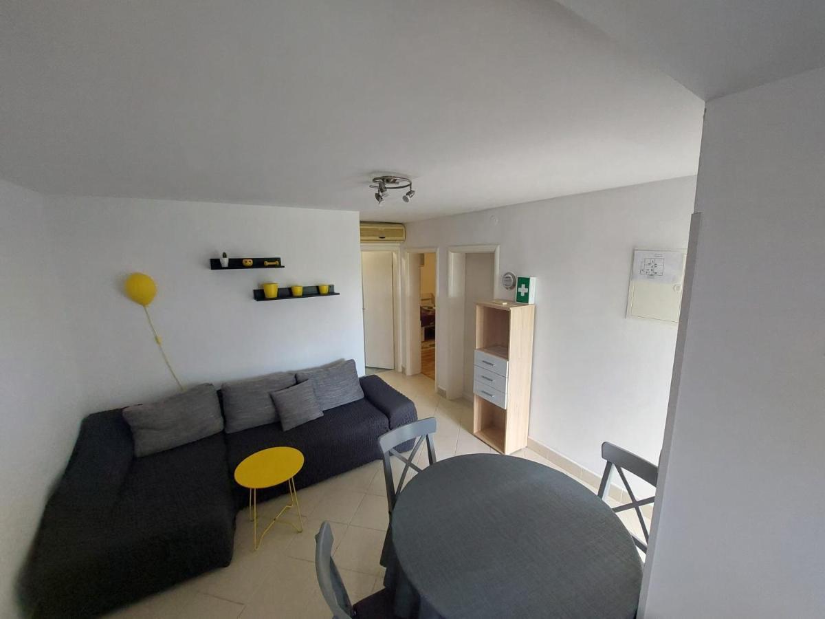 Apartman Katarina ツレス エクステリア 写真
