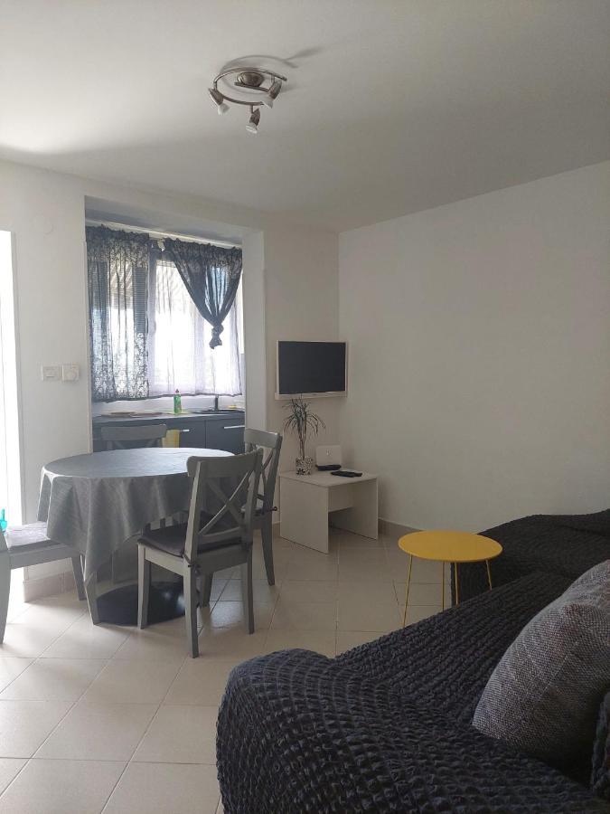Apartman Katarina ツレス エクステリア 写真